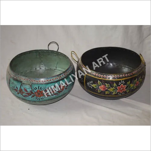 Iron Painted Pot Dimension(L*W*H): 33X20X33 Centimeter (Cm)