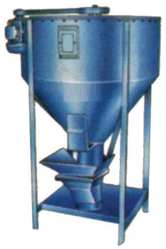 LIVESTOCK FEED MIXER