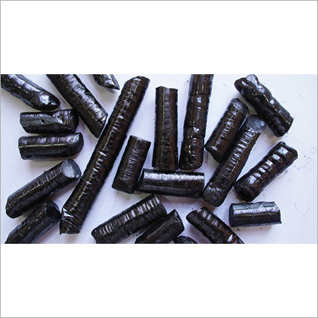 Solid Coal Tar Pitch - 20-30% Ash Content 0.04% Phosphorus Carbon Block Shape 5% Volatile Matter | Versatile Binder for Refractory Clay Insulation and Anti-Corrosive Applications