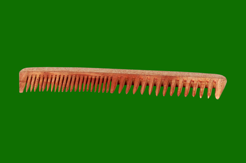 37 Teeh 7.5 x 1.5 Wooden Comb