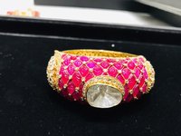 Kundan Polki Gold Bracelet - 22k Gold, 6.50 Carat Natural Diamonds | Uncut Fancy Diamond Color, Elegant White Accents