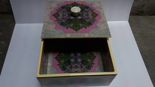 Dry fruit box