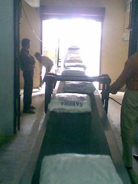 Truck Loading And Unloading Machines Load Capacity: 36 Tonnes Per Hour Metric Ton