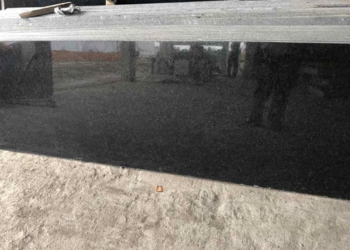 Black Pearl Granite - 18+ mm Thickness, Polished Surface Finish | Density of 7 kg/m3 for Durability and Elegance in Any Space
