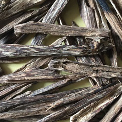 Ant Wood Oud Chips