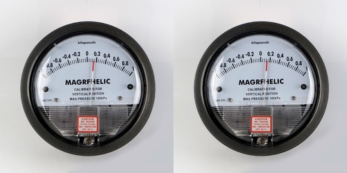 Dwyer Capsuhelic Series 4000 Differential Pressure Gauge Range 0-15 kPa Dwyer Instruments 4000-15KPA