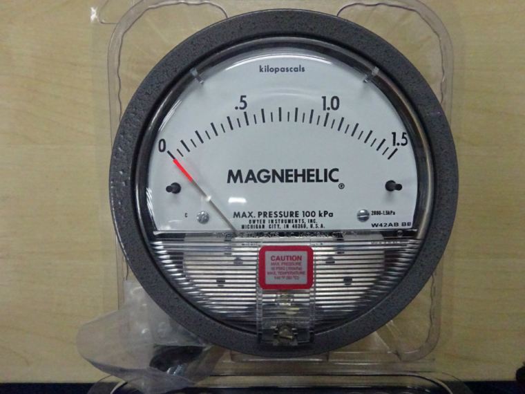 Dwyer 2300-2.5KPA Magnehelic Differential Pressure Gauge