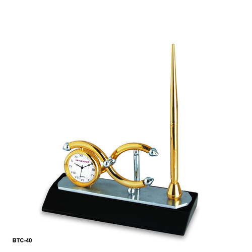 Gold Table Clock With Pen