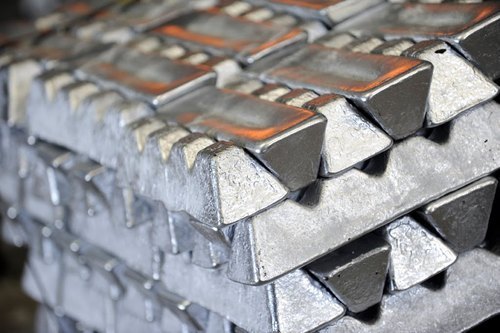 Aluminium Ingots - 97-98% Purity, Quality Block Shape for Enhanced Durability and Performance
