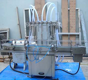 Volummetric Eight Head Liquid  Filling Machine