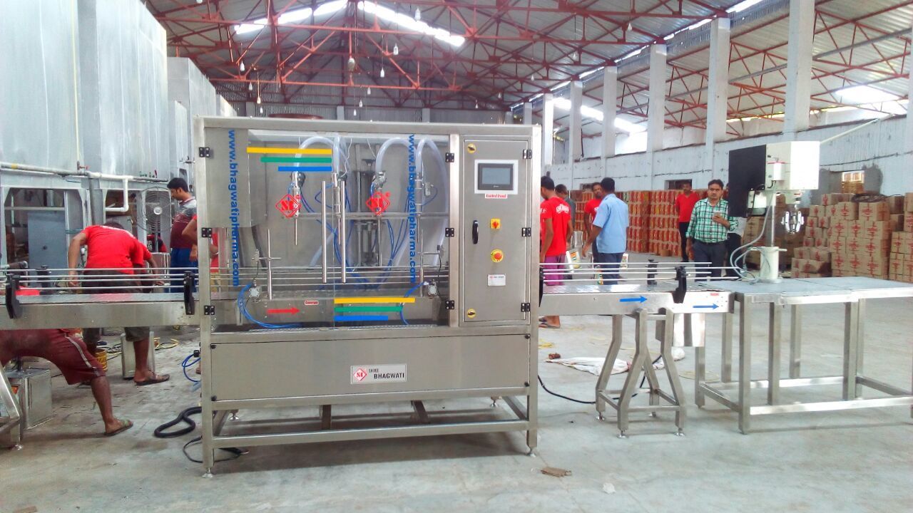 Engine Oil Filling Machine