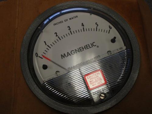 Dwyer 2006D Magnehelic Differential Pressure Gauge