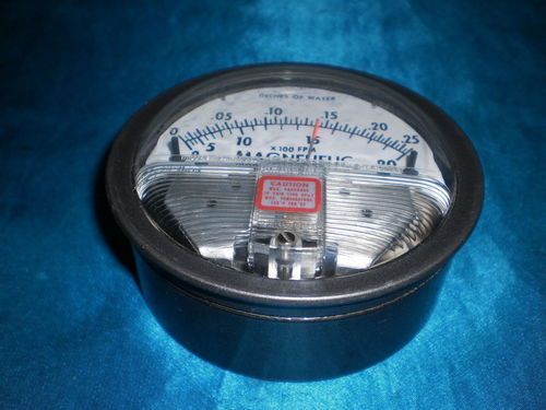 Dwyer 2000-00AV Magnehelic Differential Pressure Gauge