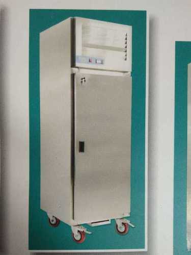 Vertical refrigerator