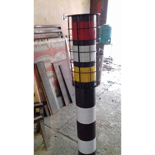 Road Safety Delineators - Metal 800 mm Size 750-2.75 kg Weight | Reflective Traffic Baton for Enhanced Nighttime Visibility