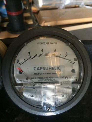 Dwyer 4010 Capsuhelic Differential Pressure Gauge