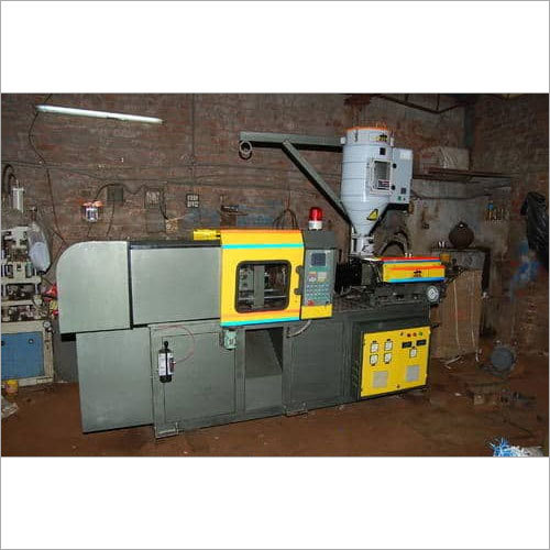 Microprocessor Controlled Plastic Injection Moulding Machine