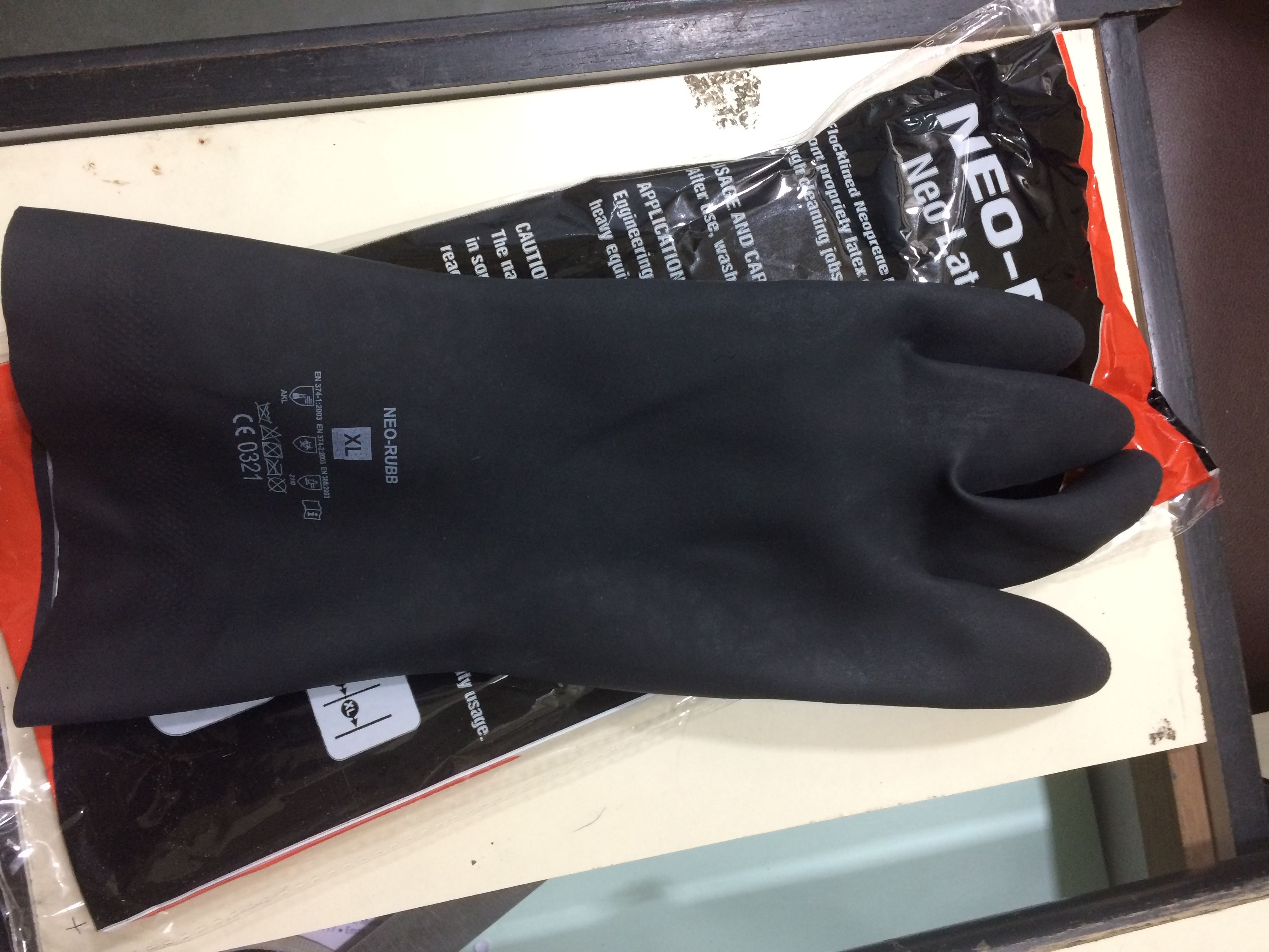 Neoprene Rubber Hand Gloves