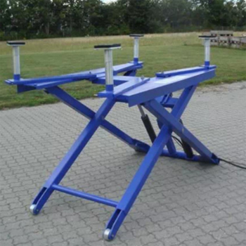 Heavy Duty Scissor Car Lift - 4 Ton Capacity , Lifting Height 1 Ft, Width 5.2 Mm, 50V Operation