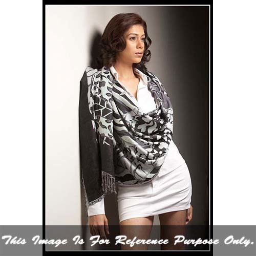 Ladies Jacquard Shawl - Lightweight Black & White Printed Fabric, Breathable & No Fade Finish - Elegant Fringed Design for Comfortable Summer Wear