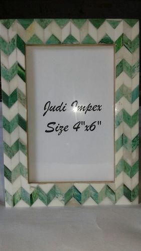 Green & white photo frame