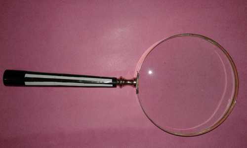 Magnifying glass with resin handle