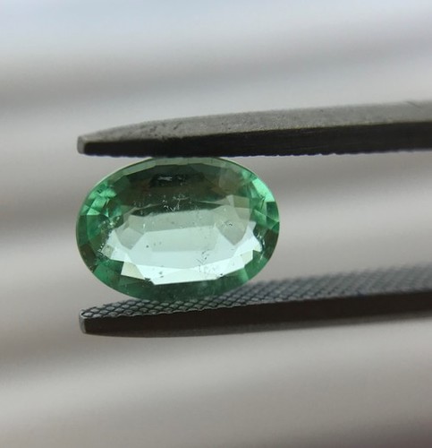 Natural Colombian Emerald - Oval Cut 7.5x5.5mm, 0.83Cts Eye Clean Gemstone, AAA Grade with Oiling Treatment
