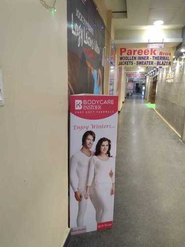 Sunpack Standee