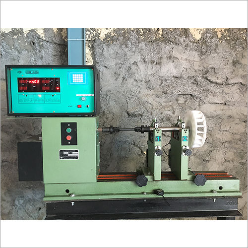 Center Balancing Machine