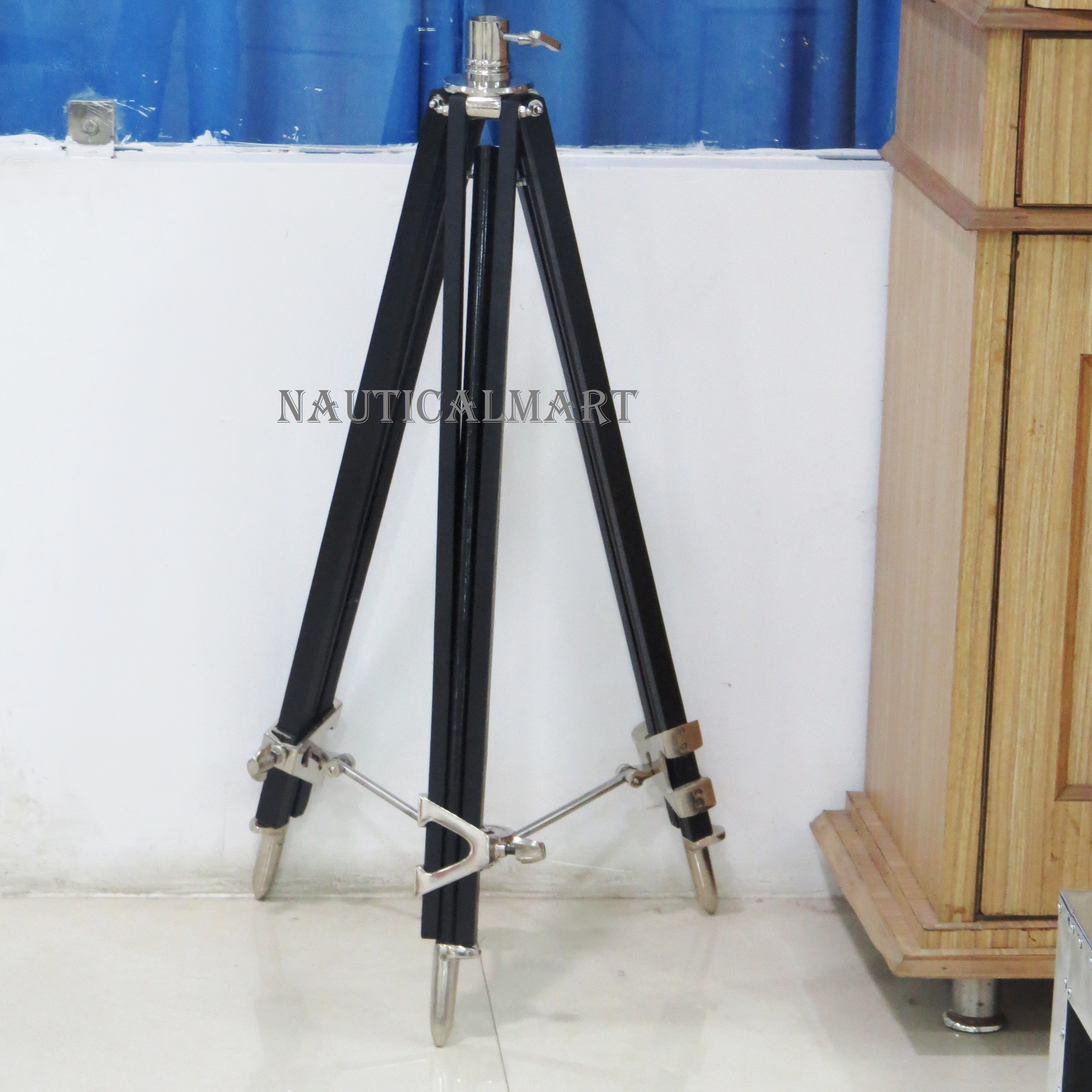 NauticalMart Nautical Floor Light Standing Studio Lamp Floor Spotlight Tripod Lamp Nautical Tripod Lighting (B015J2T1E4)