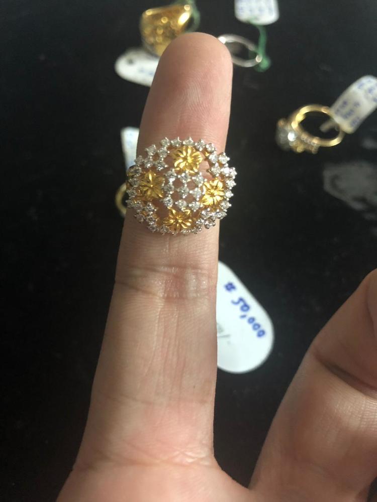 Gold Diamond Ring Diamond Carat Weight: .90 Cents Carat