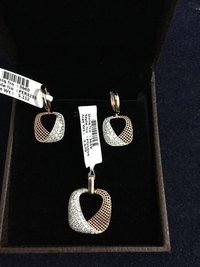Diamond Gold Pendant - 18 Carat Gold, Natural Vs1 Round Brilliant Cut Diamonds, 2.20 Carat Weight