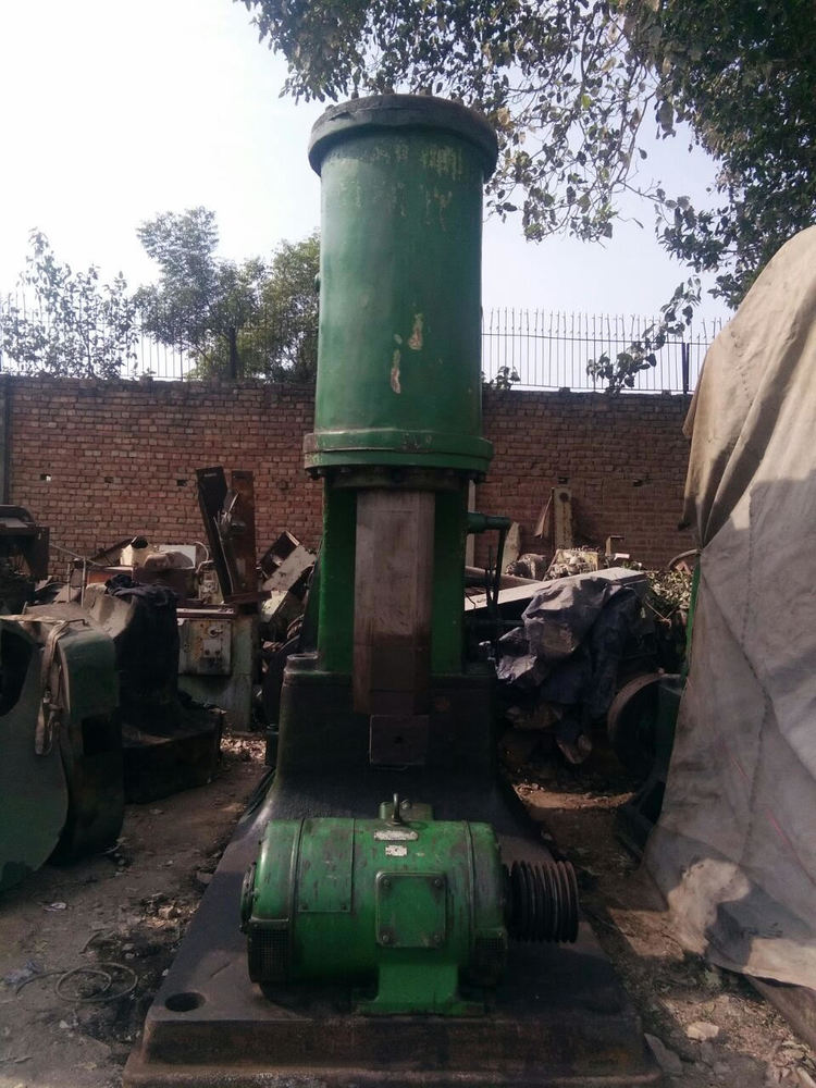 Massey 750 Kg Forging Hammer - Color: Green
