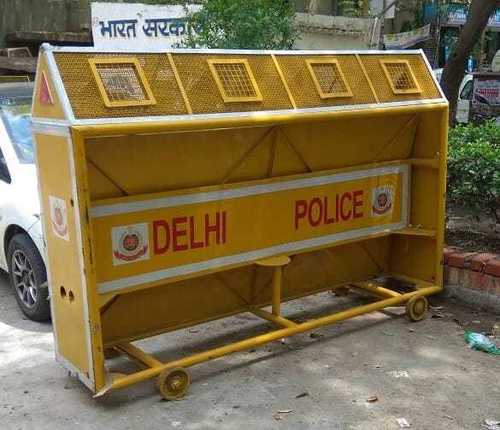 POLICE BARRIER