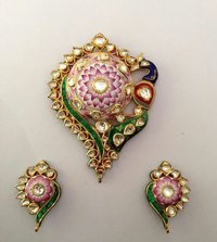 Gold Kundan Polki Pendant