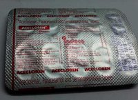 acedofenac paracetamol serratiopeptidase