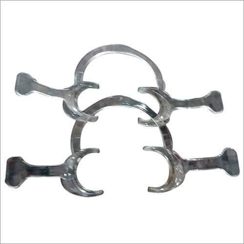 Cheek Retractor With Wings