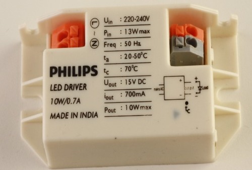 Philips 10wt 700 Ma - 700mA Output Current, 9-15VDC Voltage , White Square Design, Compact Size 80x40x22 mm, Input Voltage 240V