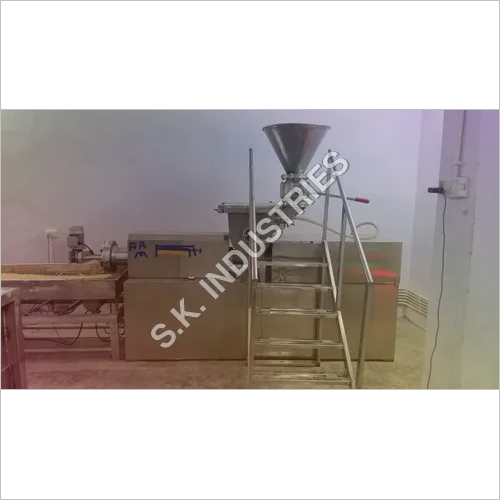 Semi Automatic Pasta Making Machine 200 Kgh Dimension(L*W*H): 12*10*8 Foot (Ft)