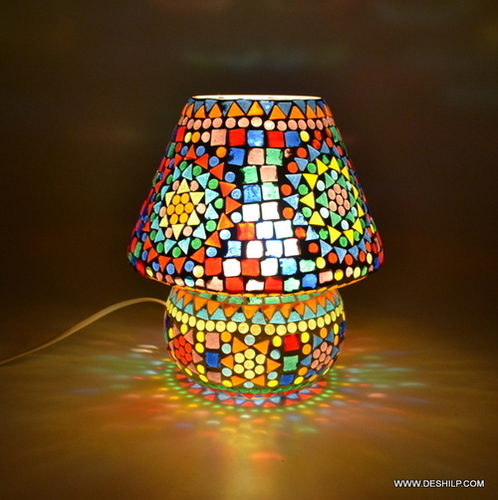 MEDIUM SHAPE GLASS MOSAIC TABLE LAMP