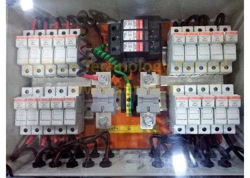 SuRCLe Solar On-grid 10 in 1 Out DCDB - XLPE Material, 280x280x130 mm Dimensions, 1000V Maximum PV Voltage, 10A Maximum PV Current per String, IP67 Waterproof Protection, 20 Sets of 15A Fuse, DC SPD for Surge Protection