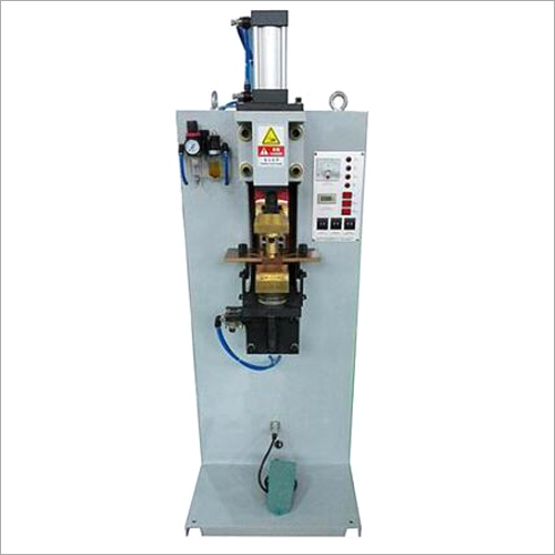 Semi Automatic 18L Square Can Single Spot Welder