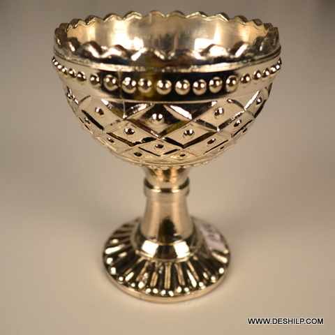 LustreSilver Glass Pillar Candle Stand