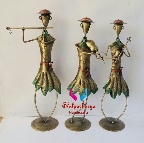 Iron Painted Dancing Men Set of 3
