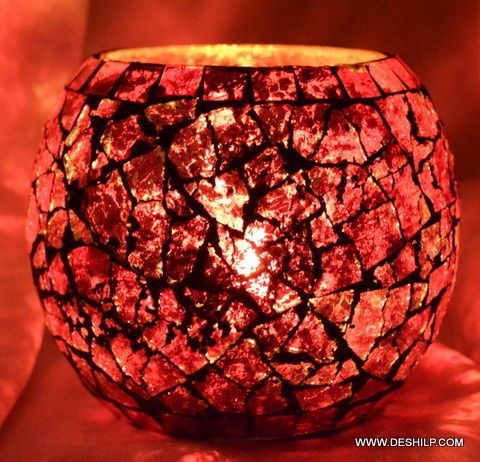 RED CREAK GLASS CANDLE HOLDER
