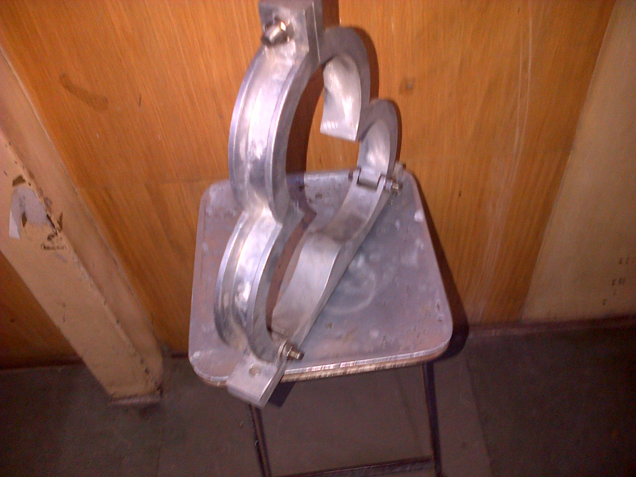 Die cast Aluminium Trefoil Clamp