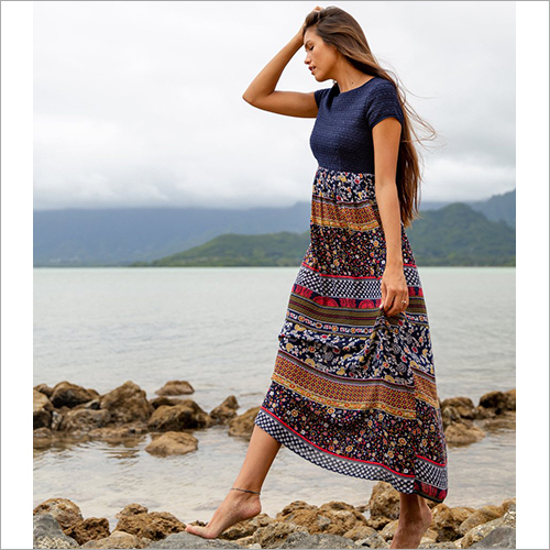 Ladies Cap Sleeve Crochet Bodice Maxi Dress Size: Small