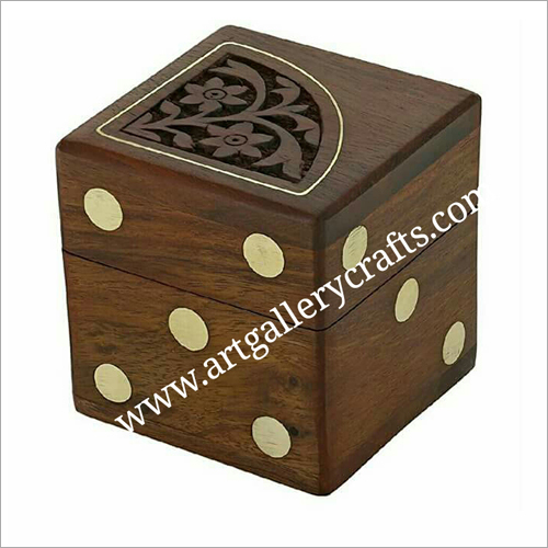 Wooden Dice Box Size: 3X3