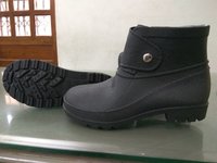 Snow Ankle Boot/Button Boot