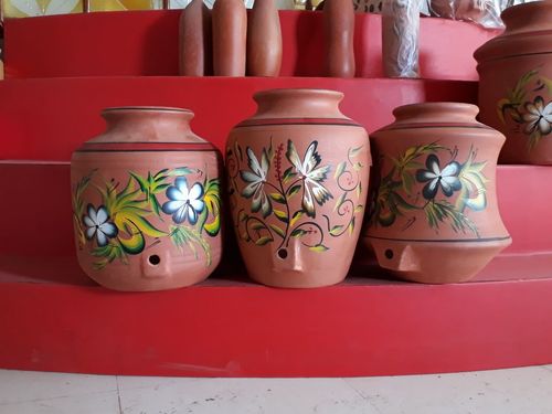 water pot with design